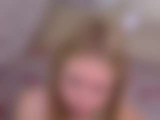 Live cam show with Adelle-lee - Green Eyes on Mixed Magazine Live