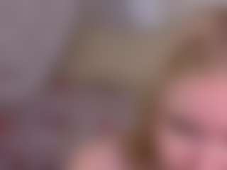 Live cam show with Adelle-lee - Flashing on CamwithHer