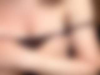 AlisiaRoutzen's Live Sex Cam Show
