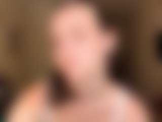 Live cam show with AlisiaRoutzen - Athletic Middle Aged on Milfs Live