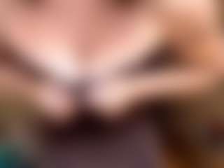 Live cam show with AlisiaRoutzen - Cute on sexytreat.net