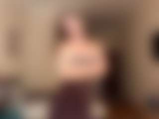 Live cam show with AlisiaRoutzen - Athletic Middle Aged on Gym Cam Girls