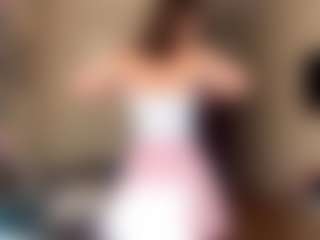 Live cam show with AlisiaRoutzen - Middle Aged on Streamer API