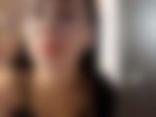 Live cam show with BonitaMclain - Shaved Pussy Mature on livesuperchat.net