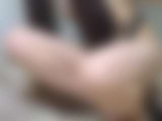 Live cam show with Fiilmee - Roll on Livezox