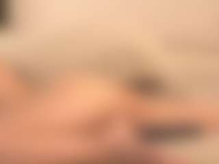 Live cam show with Fiilmee - Fingers on Camsoda