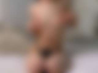 Live cam show with Fiilmee - Petite on googirlz