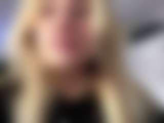 Live cam show with FreddaChase - New Petite on slutload