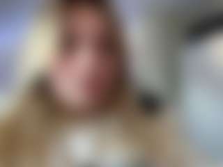 Live cam show with FreddaChase - New Brown Eyes on Uber Horny