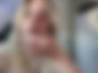 FreddaChase's Live Sex Cam Show