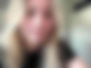 FreddaChase's Live Sex Cam Show