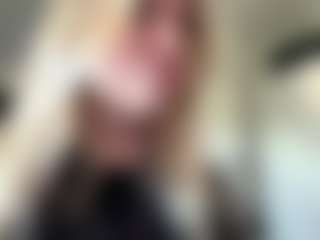 FreddaChase's Live Sex Cam Show