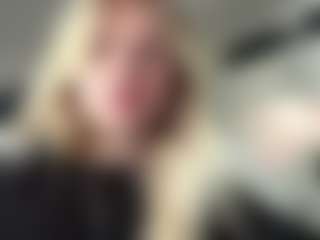 Live cam show with FreddaChase - New Brown Eyes on Camming Site