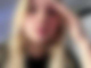 Live cam show with FreddaChase - Blonde Hair on Mixed Magazine Live