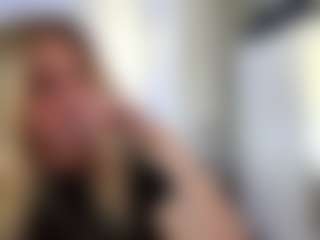 Live cam show with FreddaChase - Blonde Hair College on Camming Site