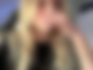 FreddaChaseとのライブチャットショー - CamsodaのBlonde Hair Teen (18+)