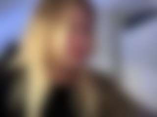 Live cam show with FreddaChase - Blonde Hair Petite on xxxlivecams.org