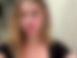 Live cam show with Zoe - Blonde Hair on TeamSkeetLive