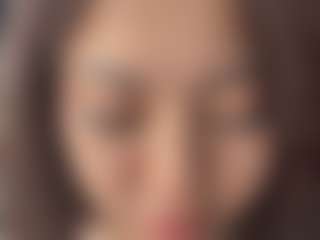 Live cam show with KenyettaIsgur - Moaning on Camsoda