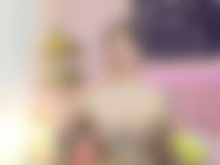 Live cam show with Lanaa-Brm - Bedroom on Camsoda