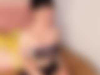 Live cam show with Lanaa-Brm - Striptease on sexytreat.net