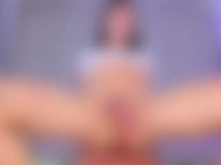 Live cam show with Mayfoxx06 - Drinking on AdultVida.com