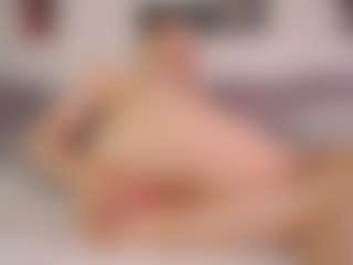 MiaThaine's Live Sex Cam Show