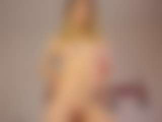 Live cam show with MiaThaine - Ahegao on xxxlivecams.org