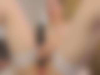 MiaThaine's Live Sex Cam Show