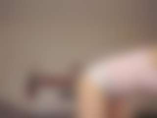 Live cam show with MiaThaine - Camel Toe on Cam Slut