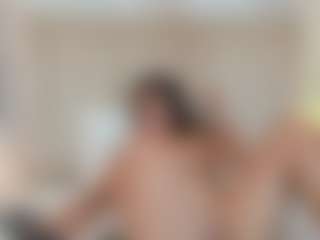 Live cam show with Mia Thompson - New White on StripNow | colombia