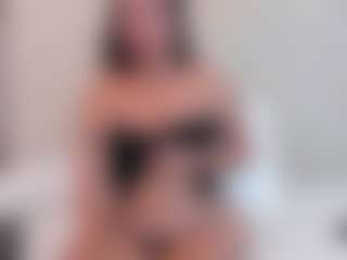 Live cam show with Mia Thompson - Curvy Teen (18+) on CSO-WL