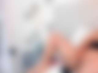 Live cam show with Mia Thompson - Handjob on Camsoda