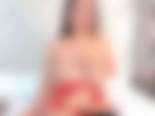 Live cam show with Mia Thompson - Upskirt on livesexfox.com