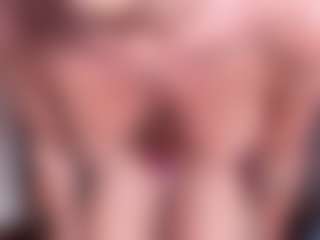Live cam show with milagoddesss - Average on TeamSkeetLive