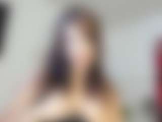Live cam show with Missclouud - New Brown Eyes on livesuperchat.net