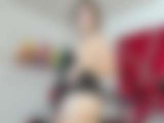 Live cam show with Missclouud - Shaved Pussy Brown Hair on Dolls Live