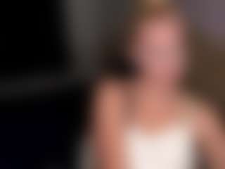 Overshine MILF webcam performer live streaming