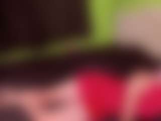 Overshine MILF webcam performer live streaming