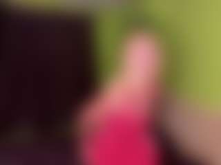 Overshine MILF webcam performer live streaming