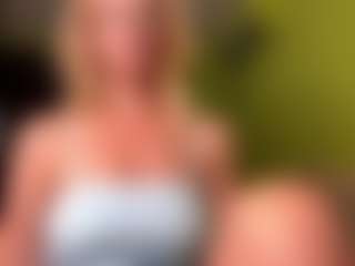 Live cam show with Overshine - Mature on intimatelivegirls.com