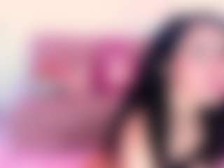 Live cam show with Queen-emma - Smoking on Camsoda