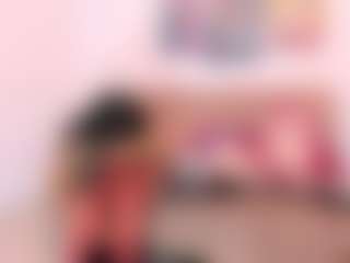 Live cam show with Queen-emma - Smoking on Camsoda