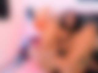 Live cam show with Queen-emma - Fingering on Camsoda
