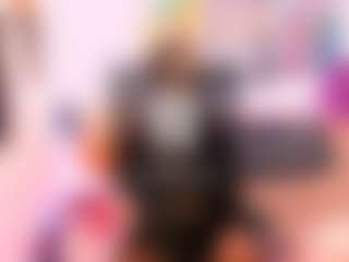 Live cam show with Queen-emma - Fingering on Camsoda