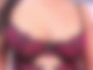 Live cam show with VanesaGuzman - Oil on Camsoda