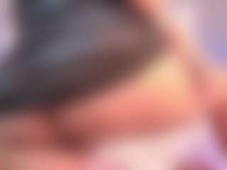 Live cam show with VanesaGuzman - Petite on luckytryst.com