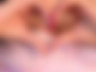Live cam show with VanesaGuzman - Nora on Camsoda