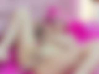 Live cam show with ZaraLuux - Average on CamSextacy