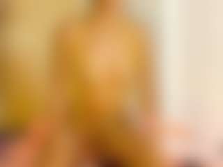 Live cam show with Zendayaa - Public Black on SxyPornLive